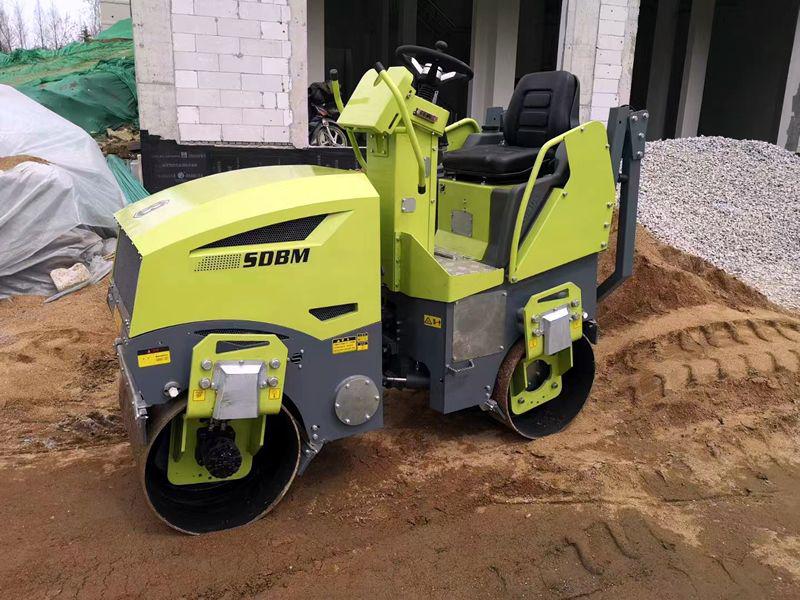 奔馬小型壓路機(jī)土方壓實(shí)、溝槽回填施工案例